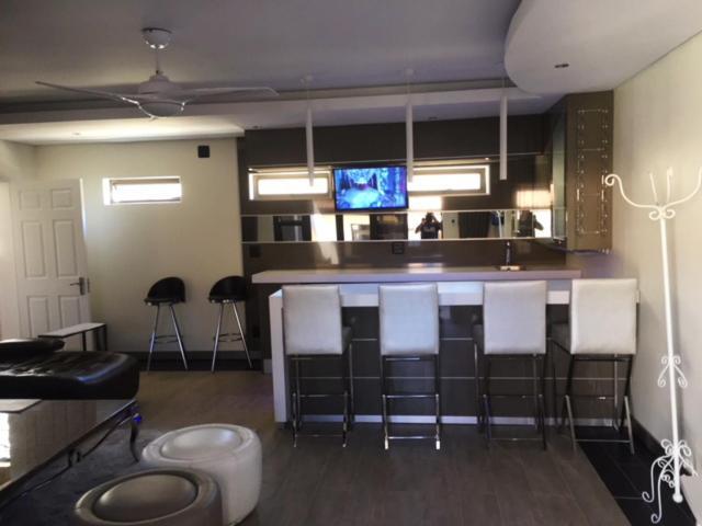 Coral Beach Bed & Breakfast Източен Лондон Екстериор снимка