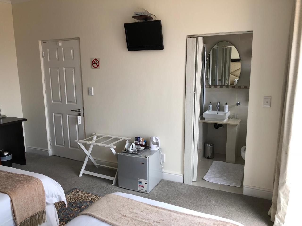 Coral Beach Bed & Breakfast Източен Лондон Екстериор снимка