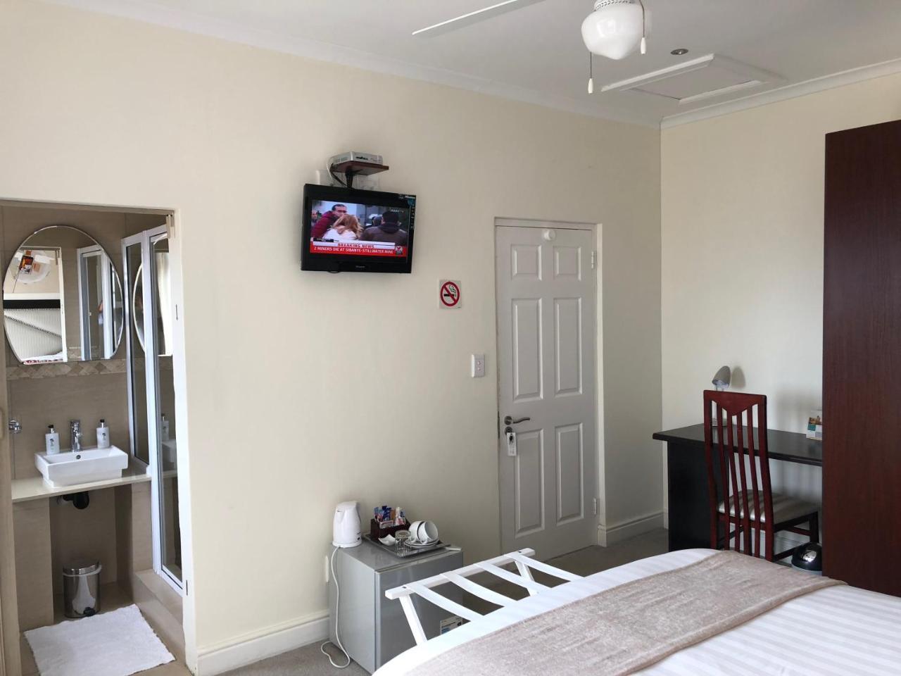 Coral Beach Bed & Breakfast Източен Лондон Екстериор снимка